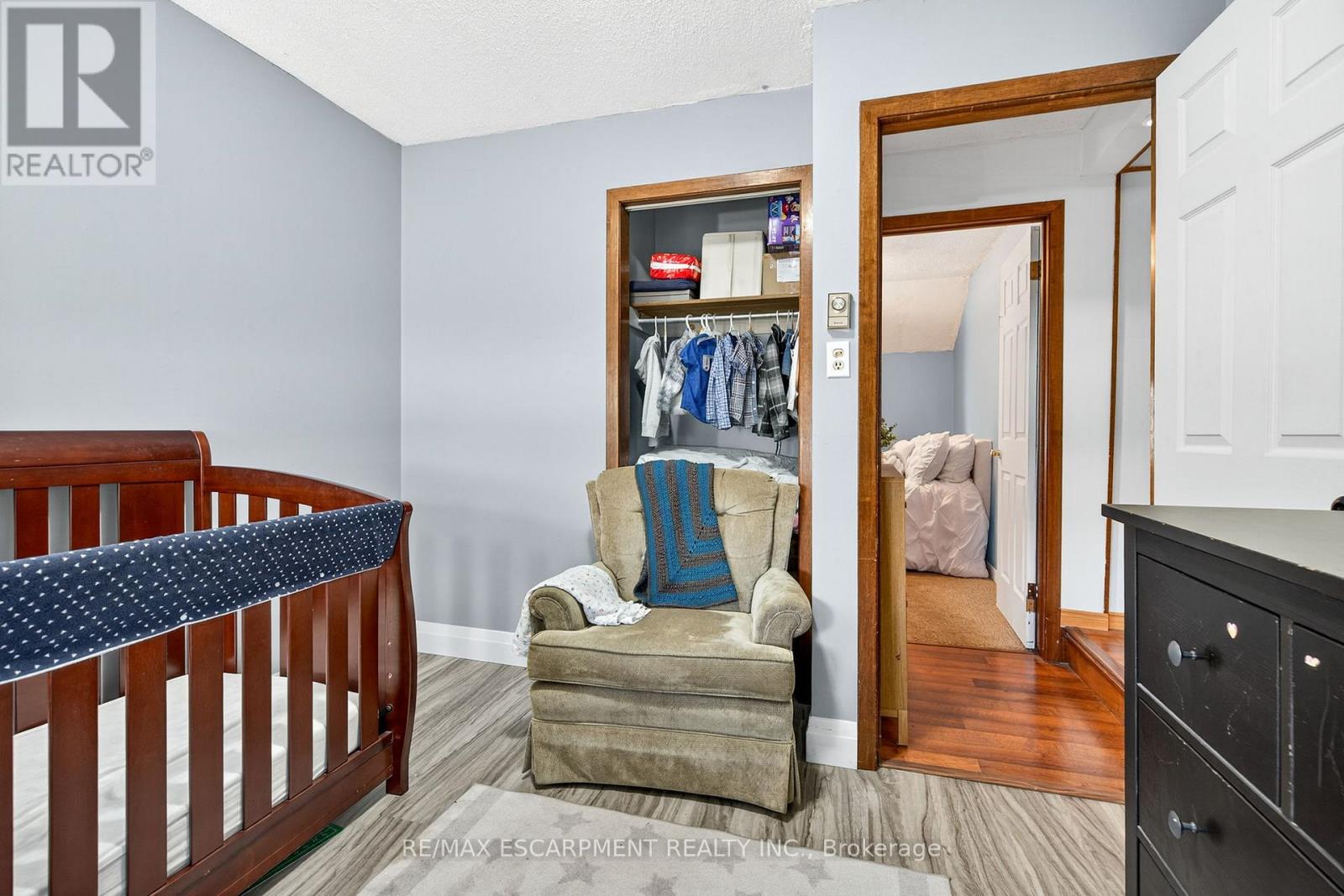 Photo 25 of 146 Normanhurst Avenue W, Hamilton ON