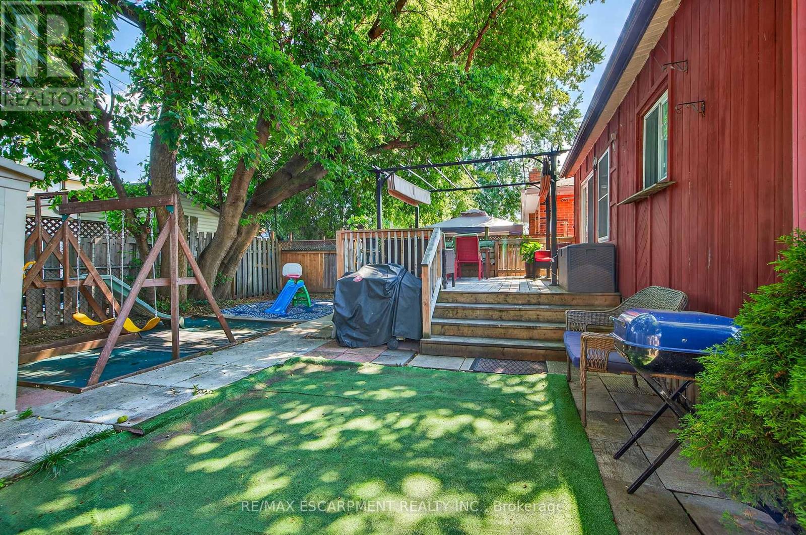 Photo 7 of 146 Normanhurst Avenue W, Hamilton ON