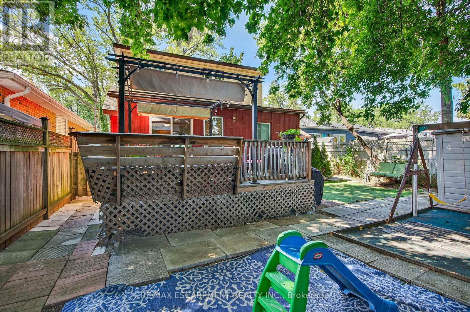 Photo 15 of 146 Normanhurst Avenue W, Hamilton ON