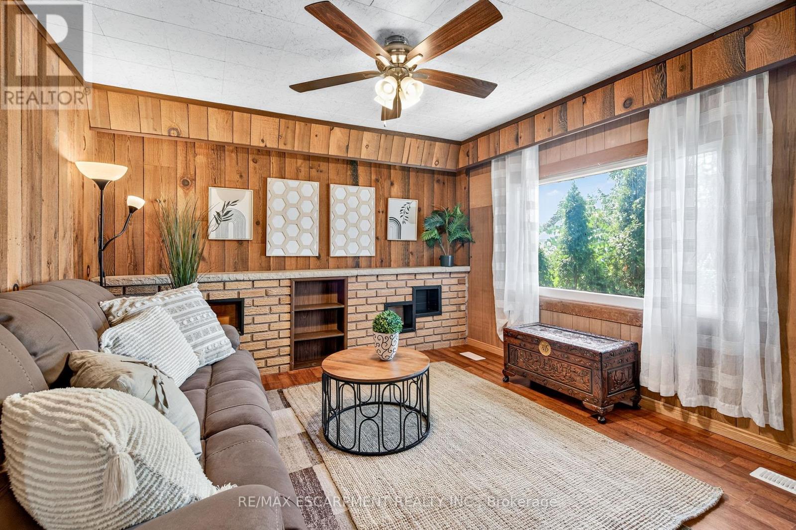 Photo 33 of 146 Normanhurst Avenue W, Hamilton ON