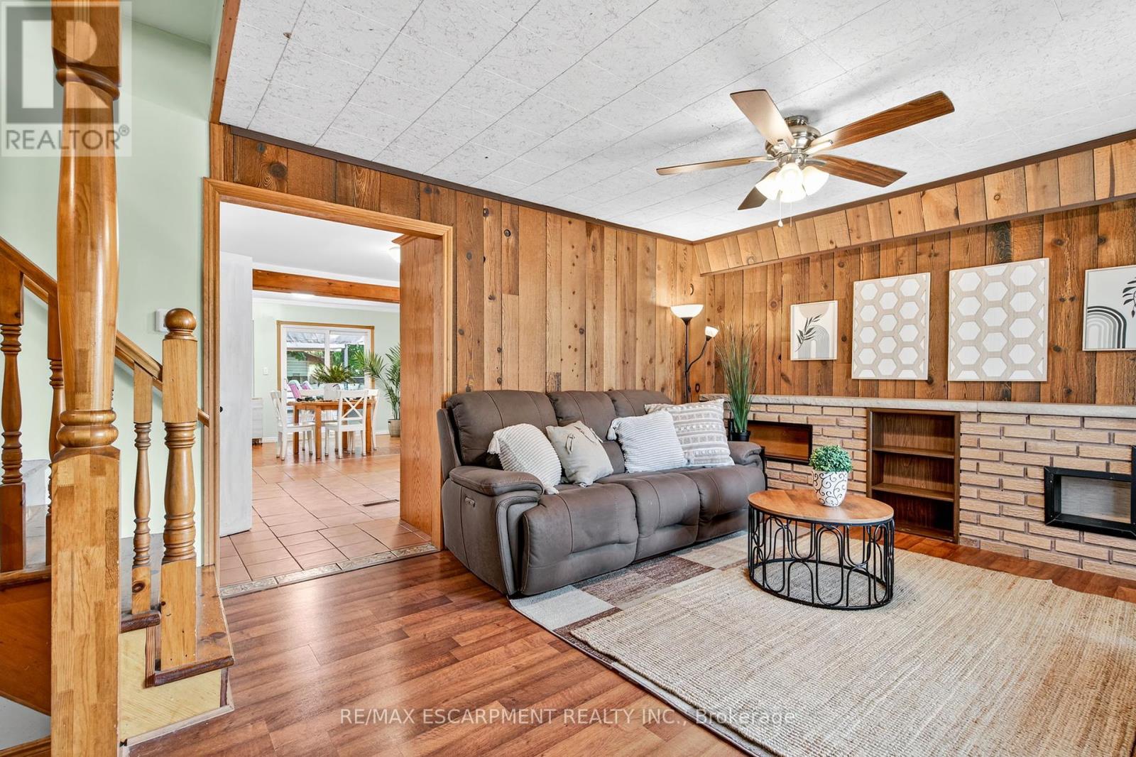 Photo 13 of 146 Normanhurst Avenue W, Hamilton ON