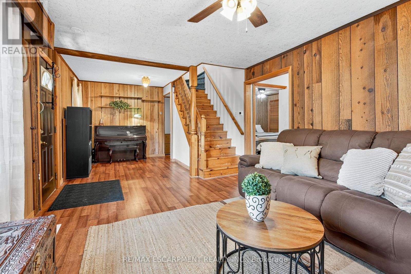 Photo 36 of 146 Normanhurst Avenue W, Hamilton ON