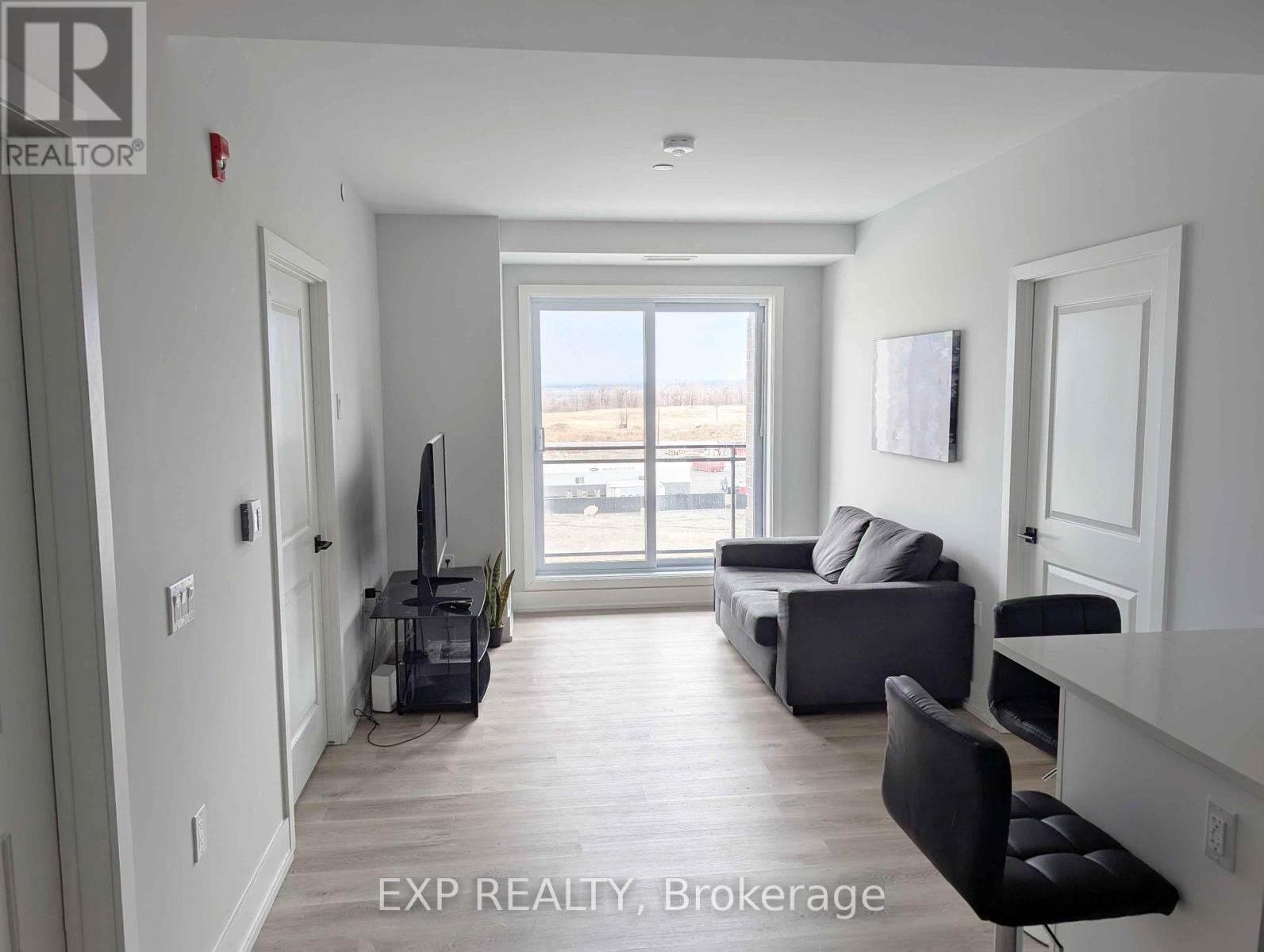 Photo 10 of 413 1350 Hemlock Street, Ottawa ON