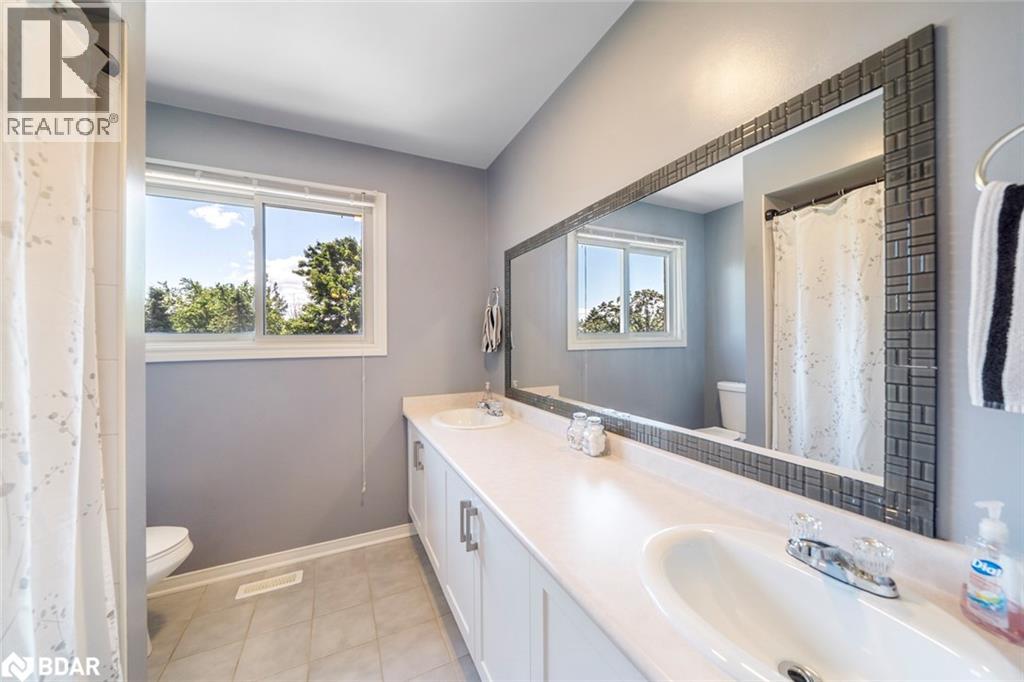 Photo 40 of 2725 Shering Crescent, Innisfil ON