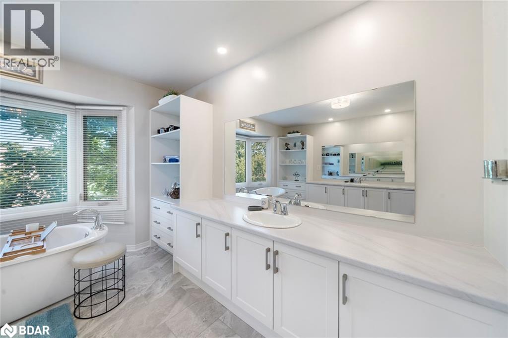 Photo 34 of 2725 Shering Crescent, Innisfil ON