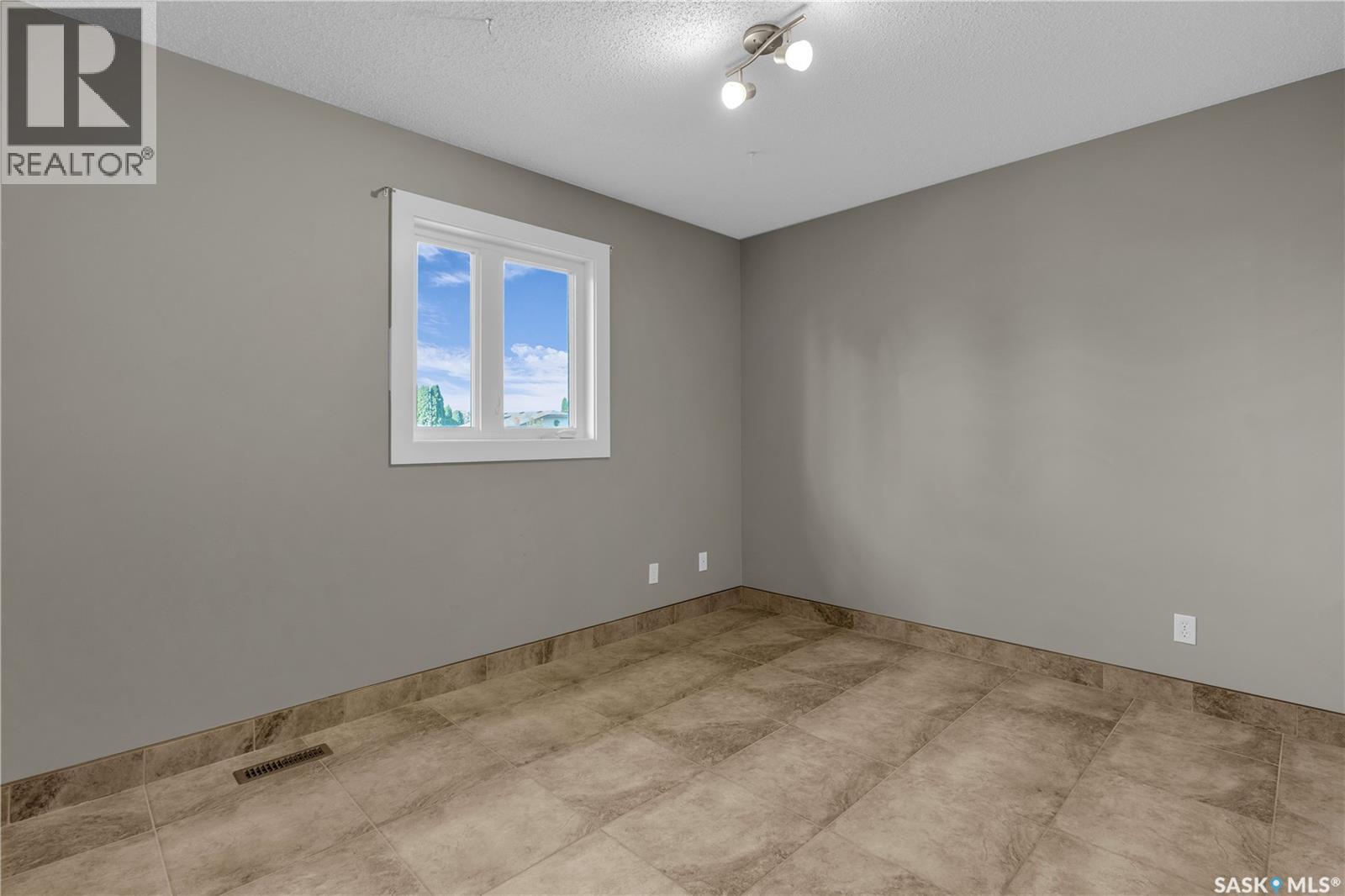 Photo 8 of 234 Wickenden Crescent, Saskatoon SK