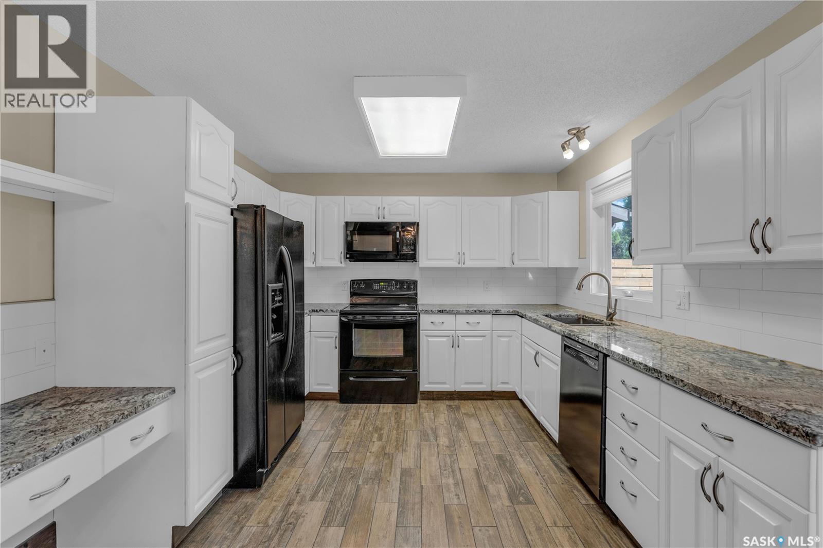 Photo 10 of 234 Wickenden Crescent, Saskatoon SK