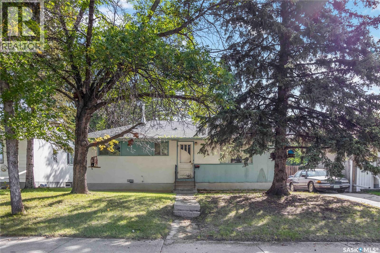 Photo 21 of 904 X Avenue N, Saskatoon SK