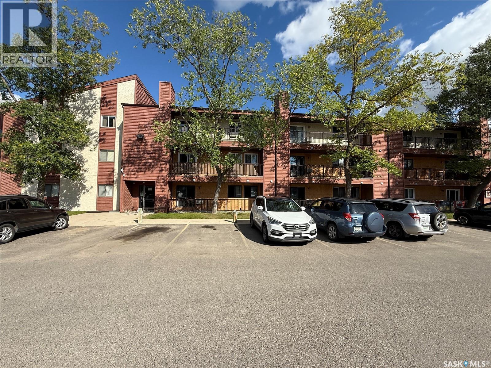 Photo 1 of 105 B 4040 8th Street E, Saskatoon SK