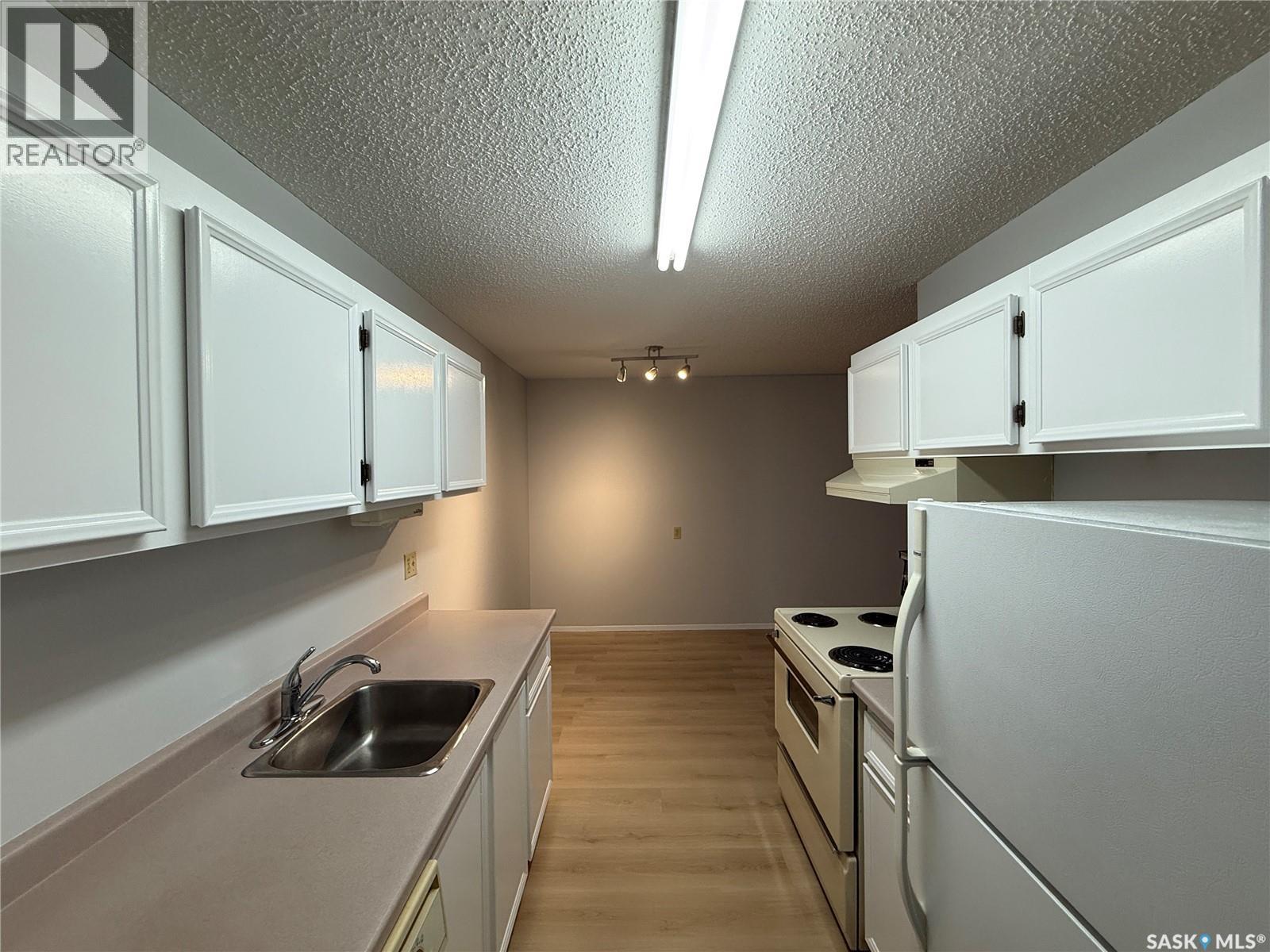 Photo 2 of 105 B 4040 8th Street E, Saskatoon SK