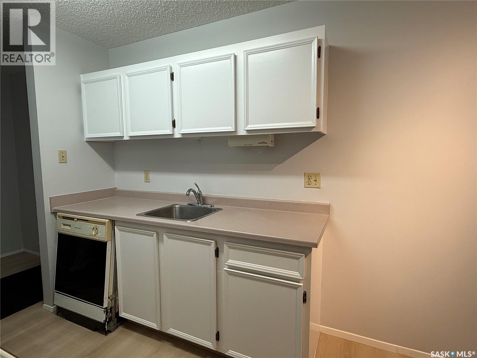 Photo 3 of 105 B 4040 8th Street E, Saskatoon SK