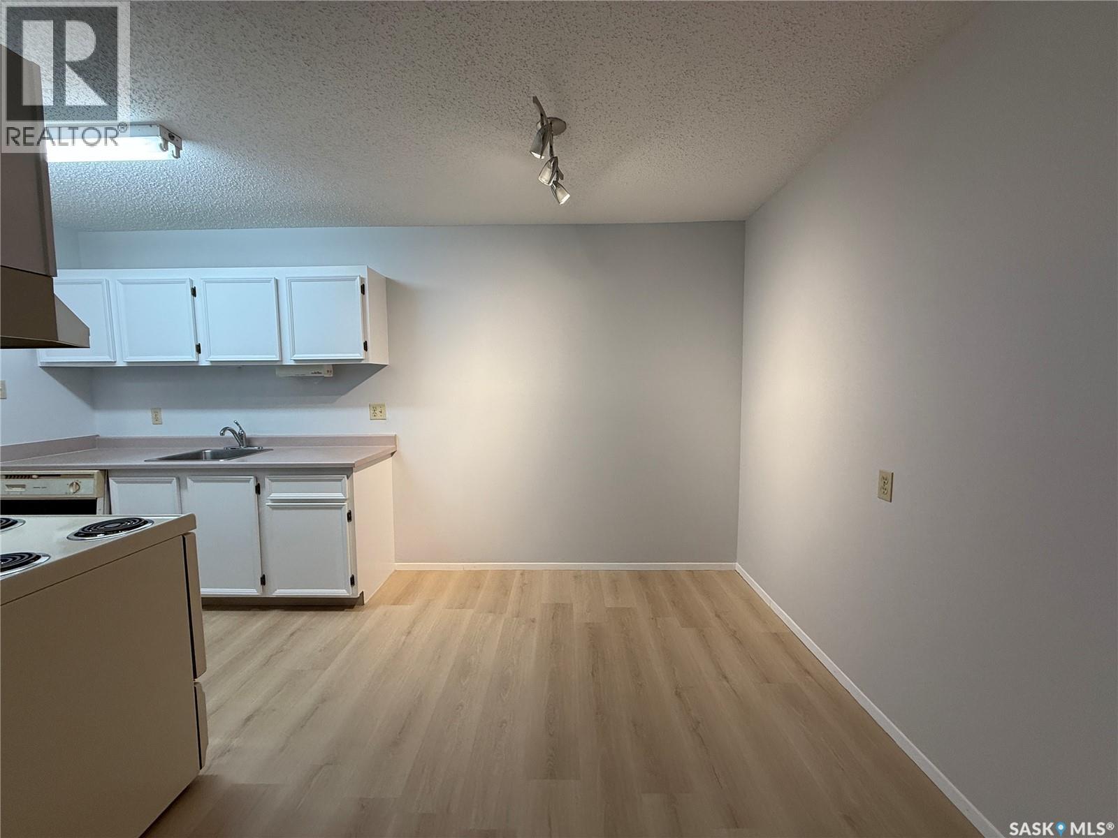 Photo 23 of 105 B 4040 8th Street E, Saskatoon SK