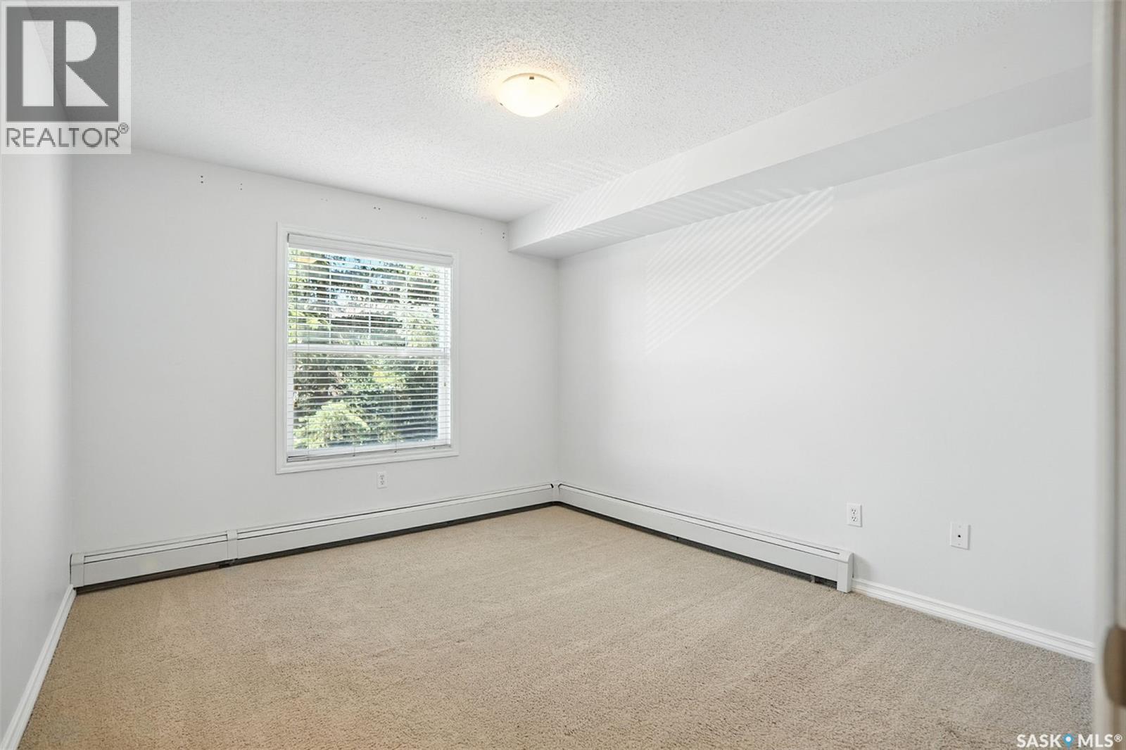Photo 2 of 215 B 103 Wellman Crescent, Saskatoon SK