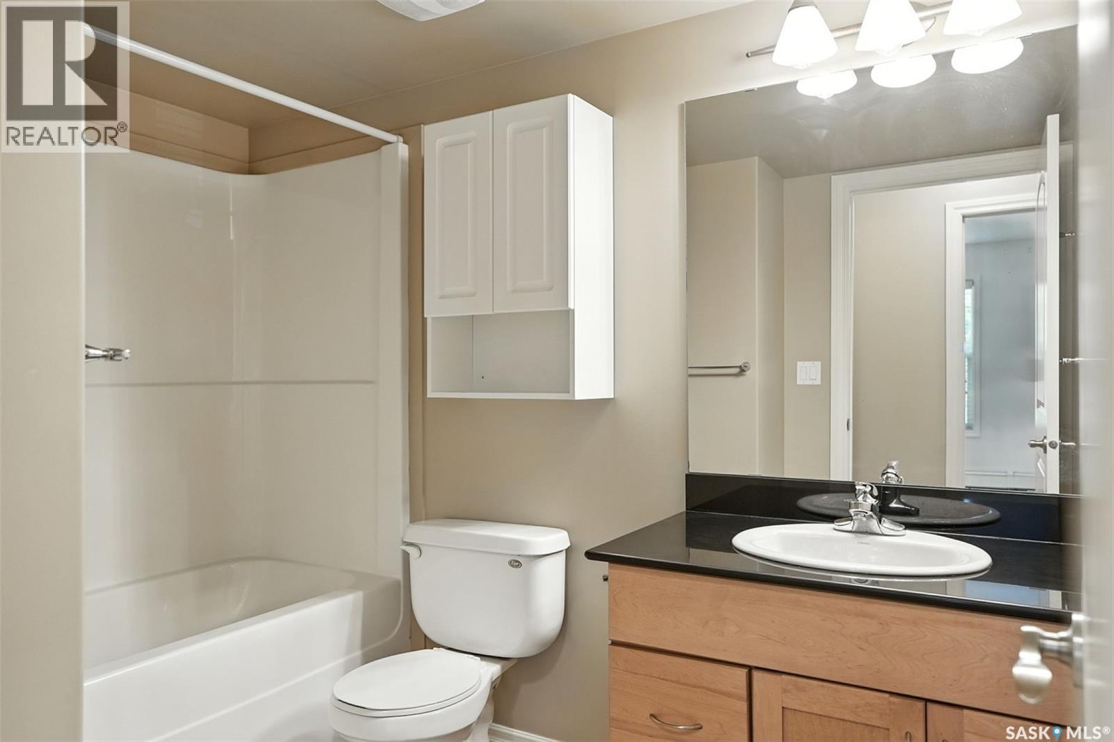 Photo 5 of 215 B 103 Wellman Crescent, Saskatoon SK