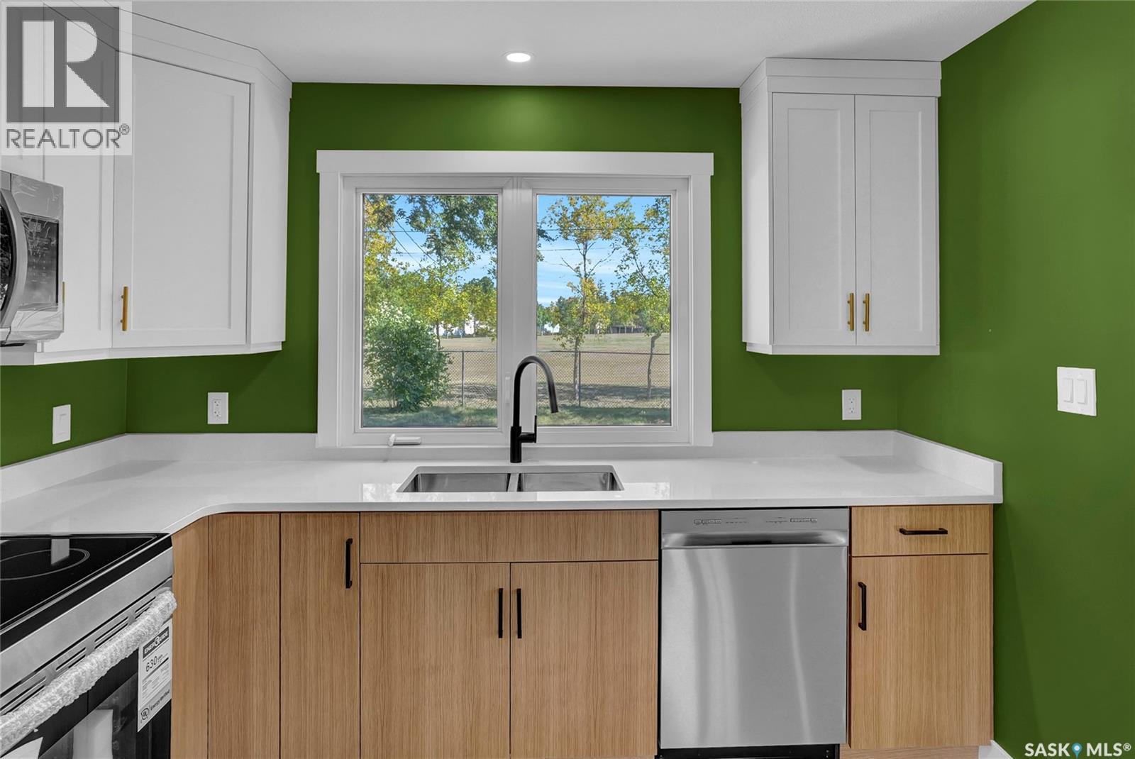 Photo 11 of 1143 13 Th Avenue Nw, Moose Jaw SK