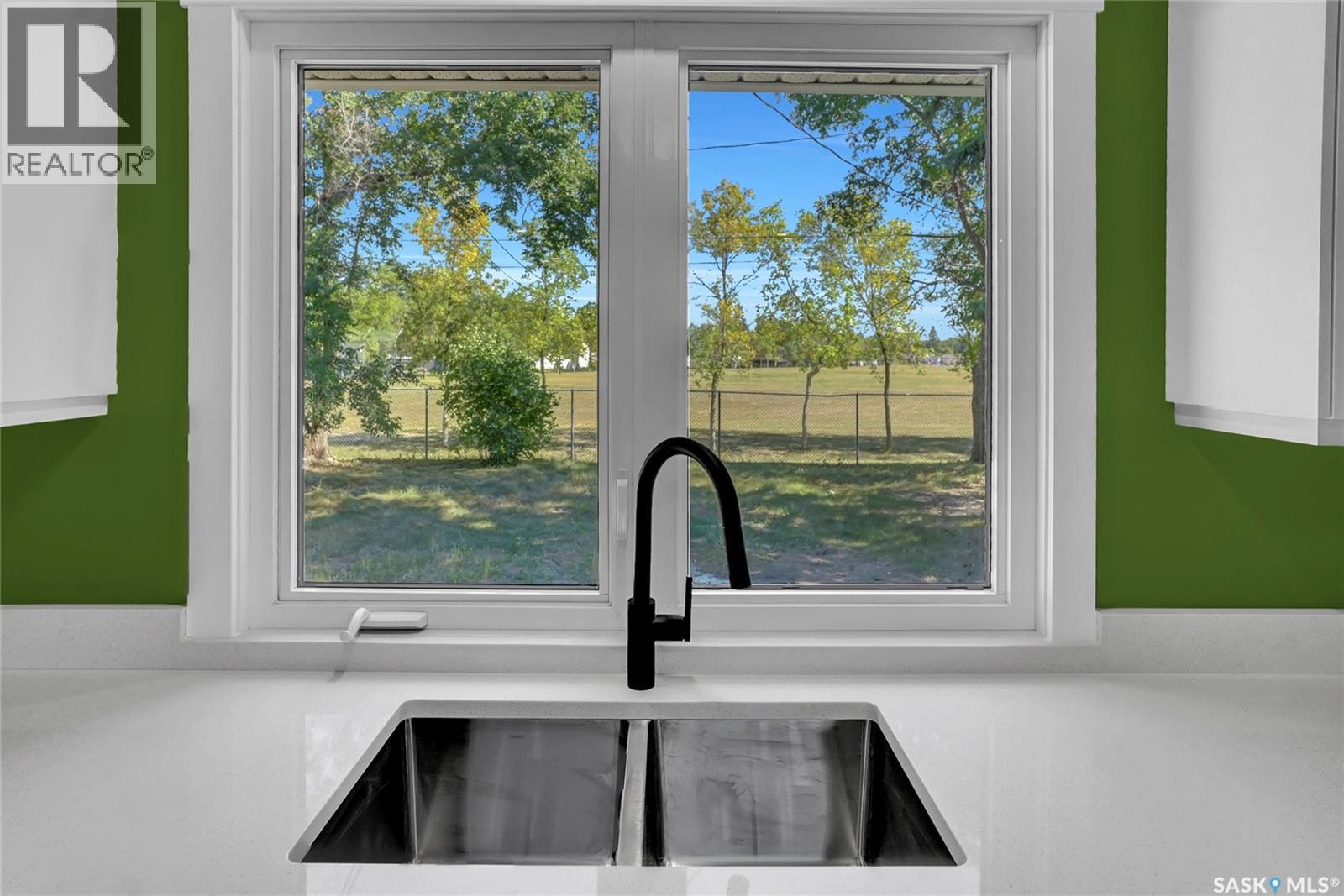 Photo 12 of 1143 13 Th Avenue Nw, Moose Jaw SK