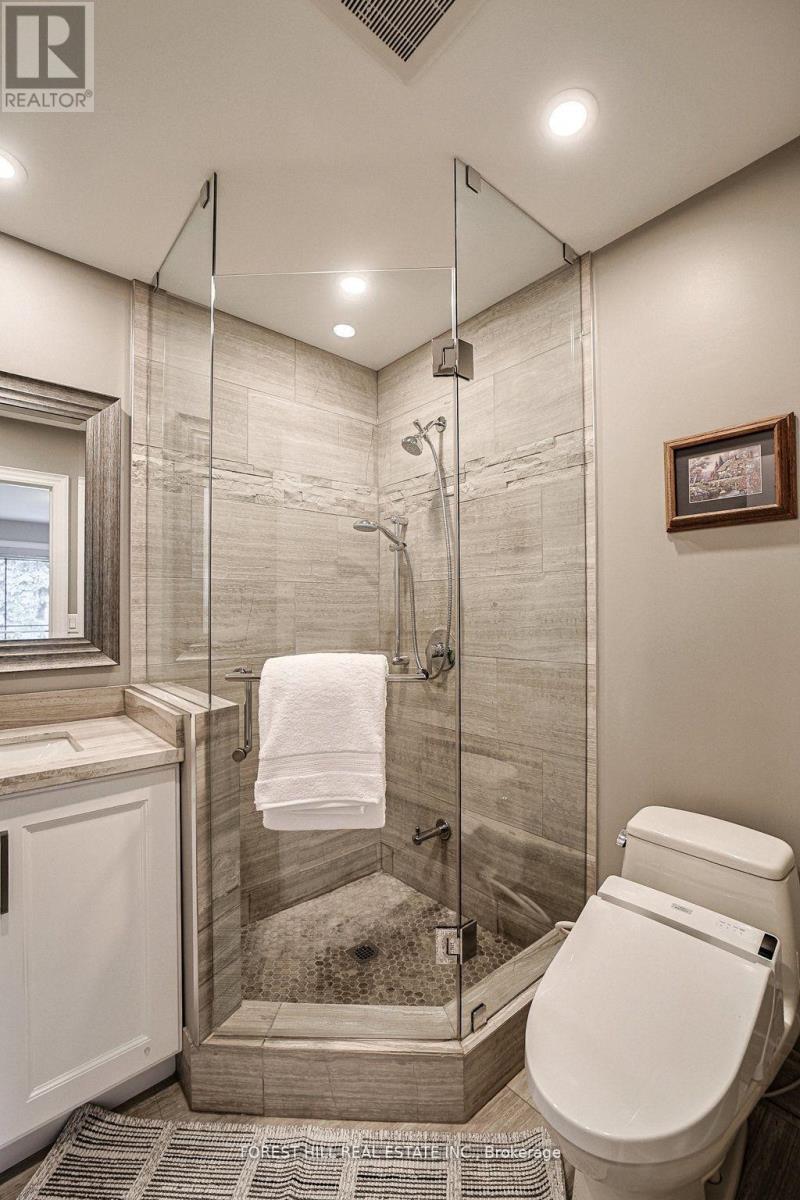 Photo 18 of 160 Banbury Road, Toronto ON