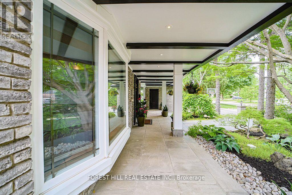 Photo 9 of 160 Banbury Road, Toronto ON
