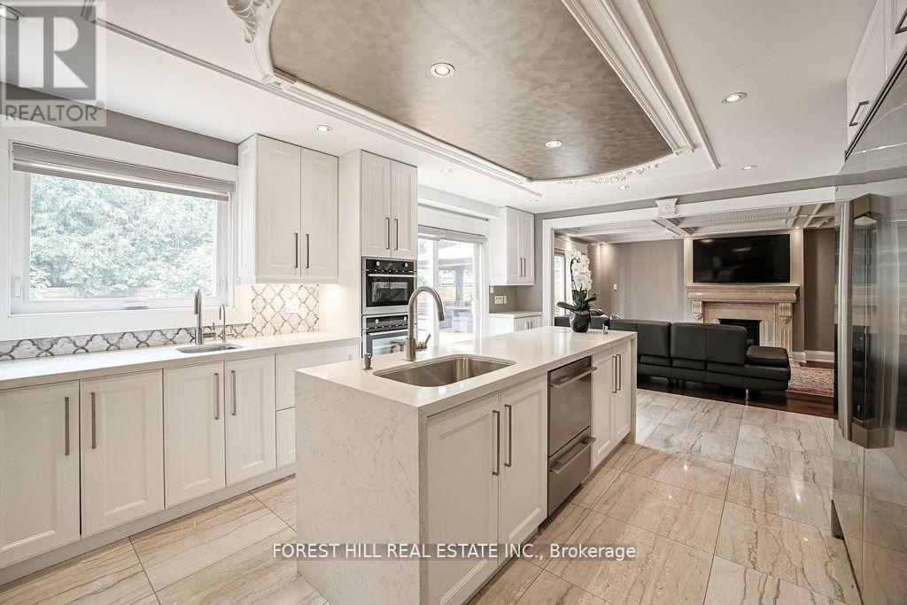 Photo 2 of 160 Banbury Road, Toronto ON