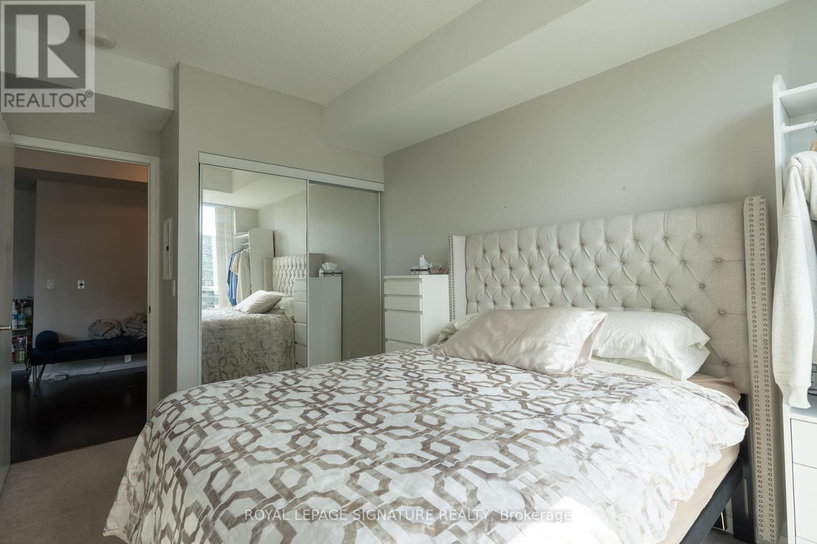 Photo 9 of 884 209 Fort York Boulevard, Toronto ON