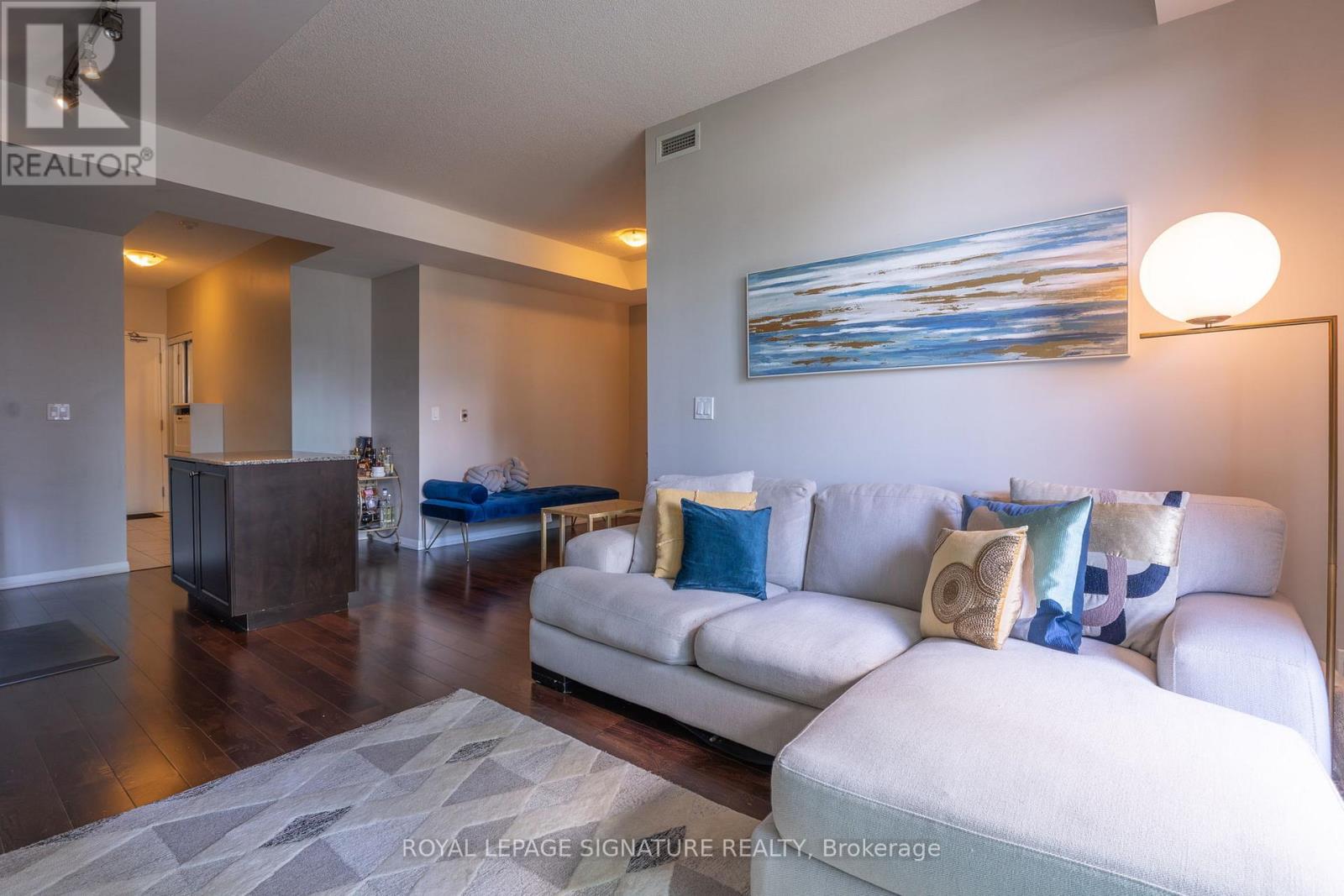 Photo 17 of 884 209 Fort York Boulevard, Toronto ON