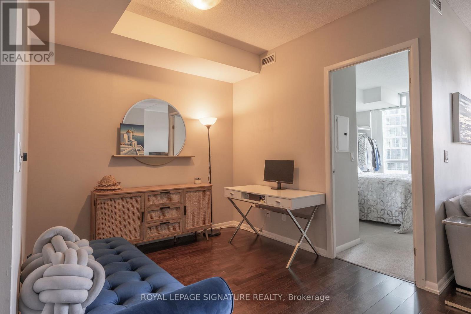 Photo 15 of 884 209 Fort York Boulevard, Toronto ON