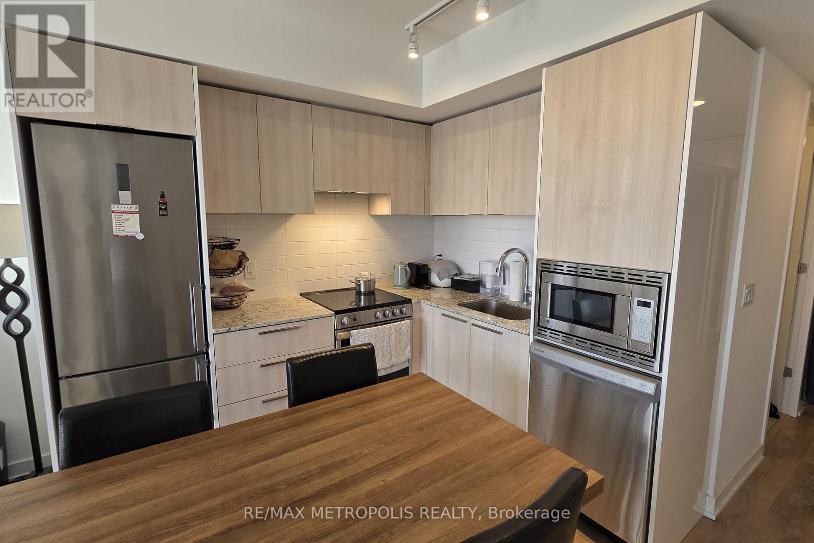 Photo 2 of 4110 501 Yonge Street, Toronto ON