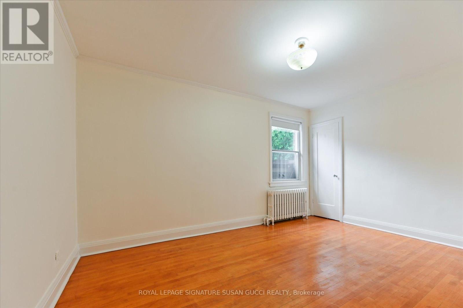 Photo 10 of 2747 St Clair Avenue E, Toronto ON