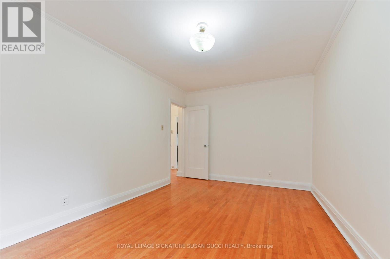 Photo 11 of 2747 St Clair Avenue E, Toronto ON