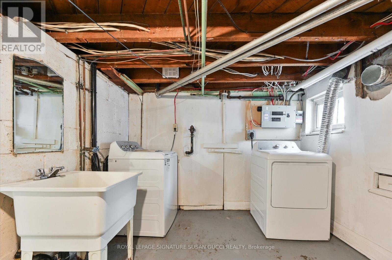 Photo 18 of 2747 St Clair Avenue E, Toronto ON