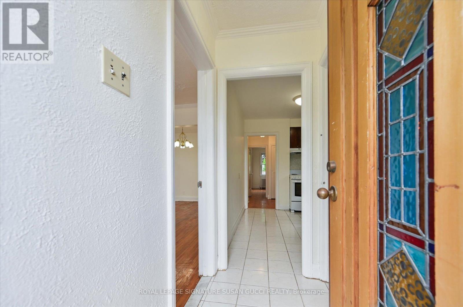 Photo 3 of 2747 St Clair Avenue E, Toronto ON