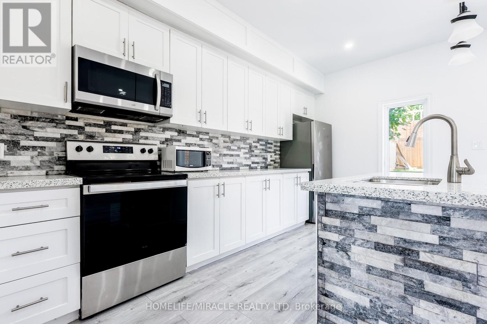 Photo 11 of 308 Nassau Street, Oshawa ON