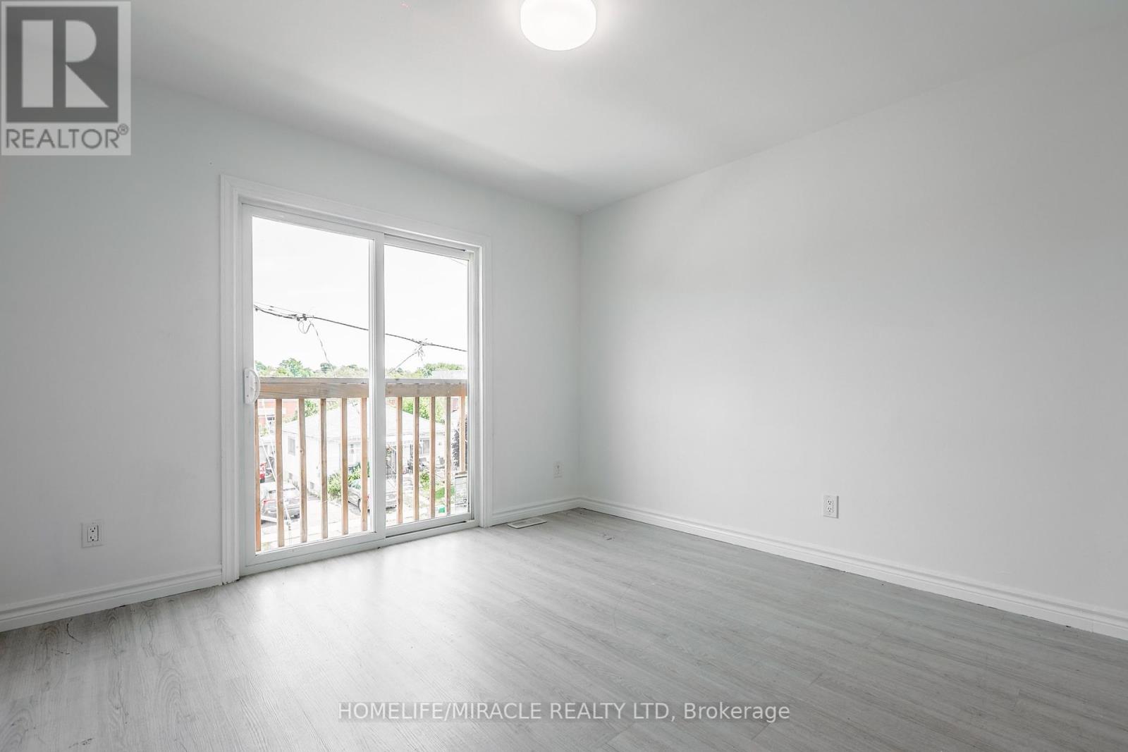 Photo 29 of 308 Nassau Street, Oshawa ON