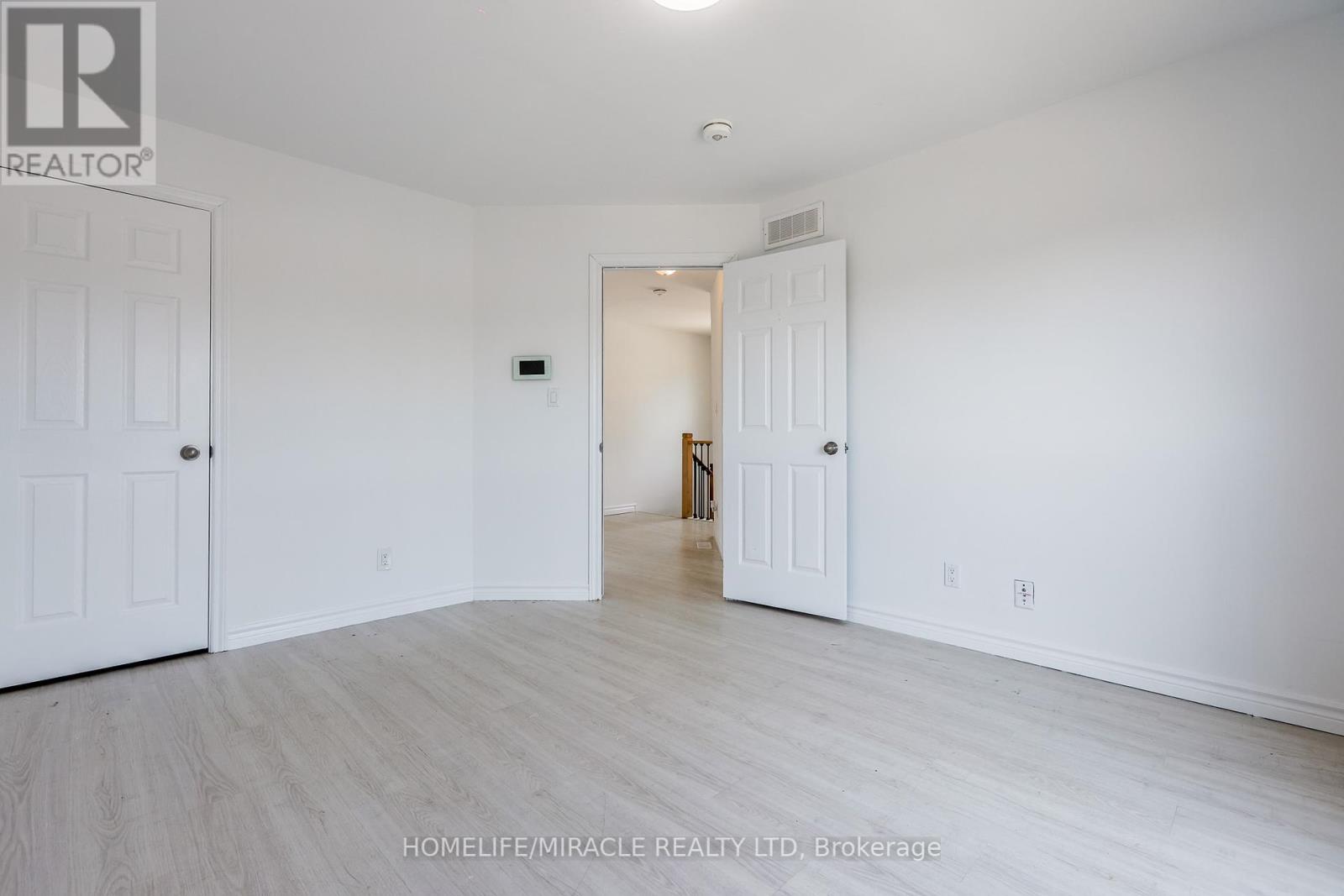 Photo 31 of 308 Nassau Street, Oshawa ON