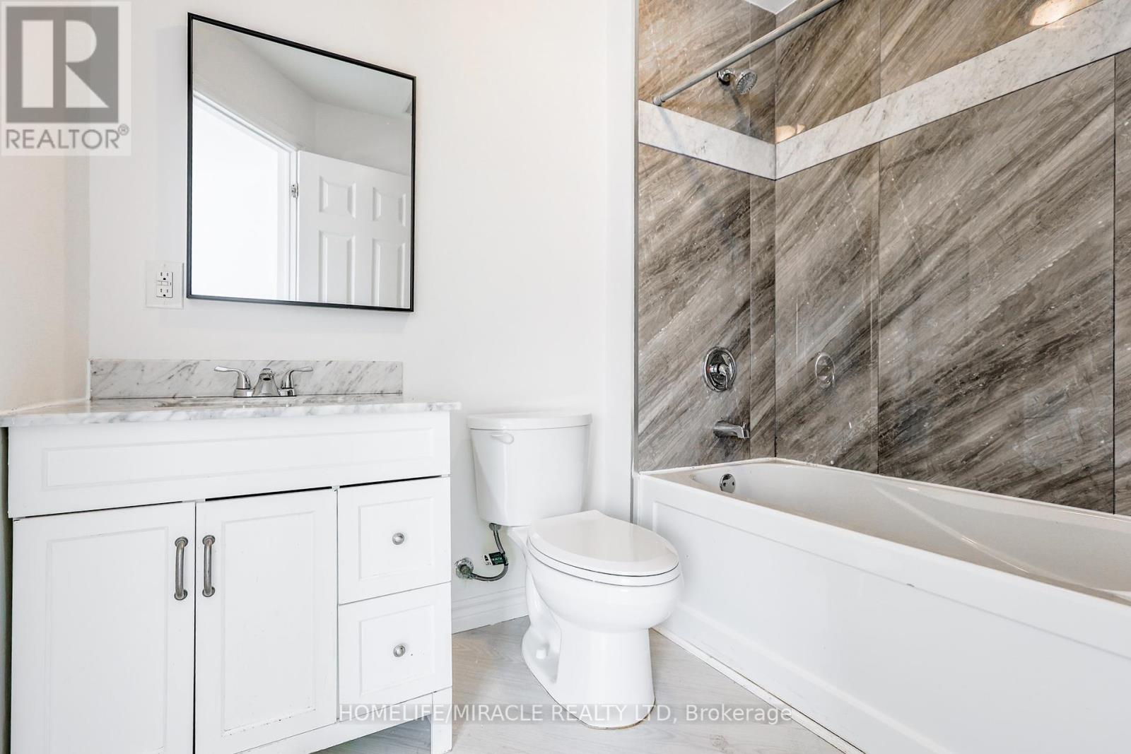 Photo 32 of 308 Nassau Street, Oshawa ON