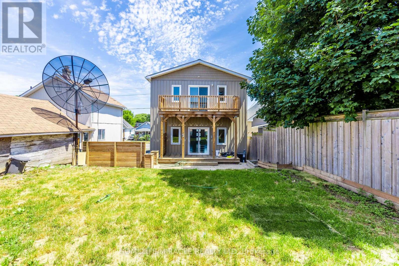 Photo 35 of 308 Nassau Street, Oshawa ON