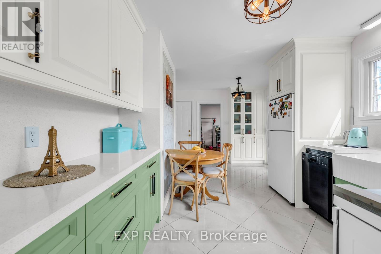 Photo 38 of 223 Violet Court, Oshawa ON
