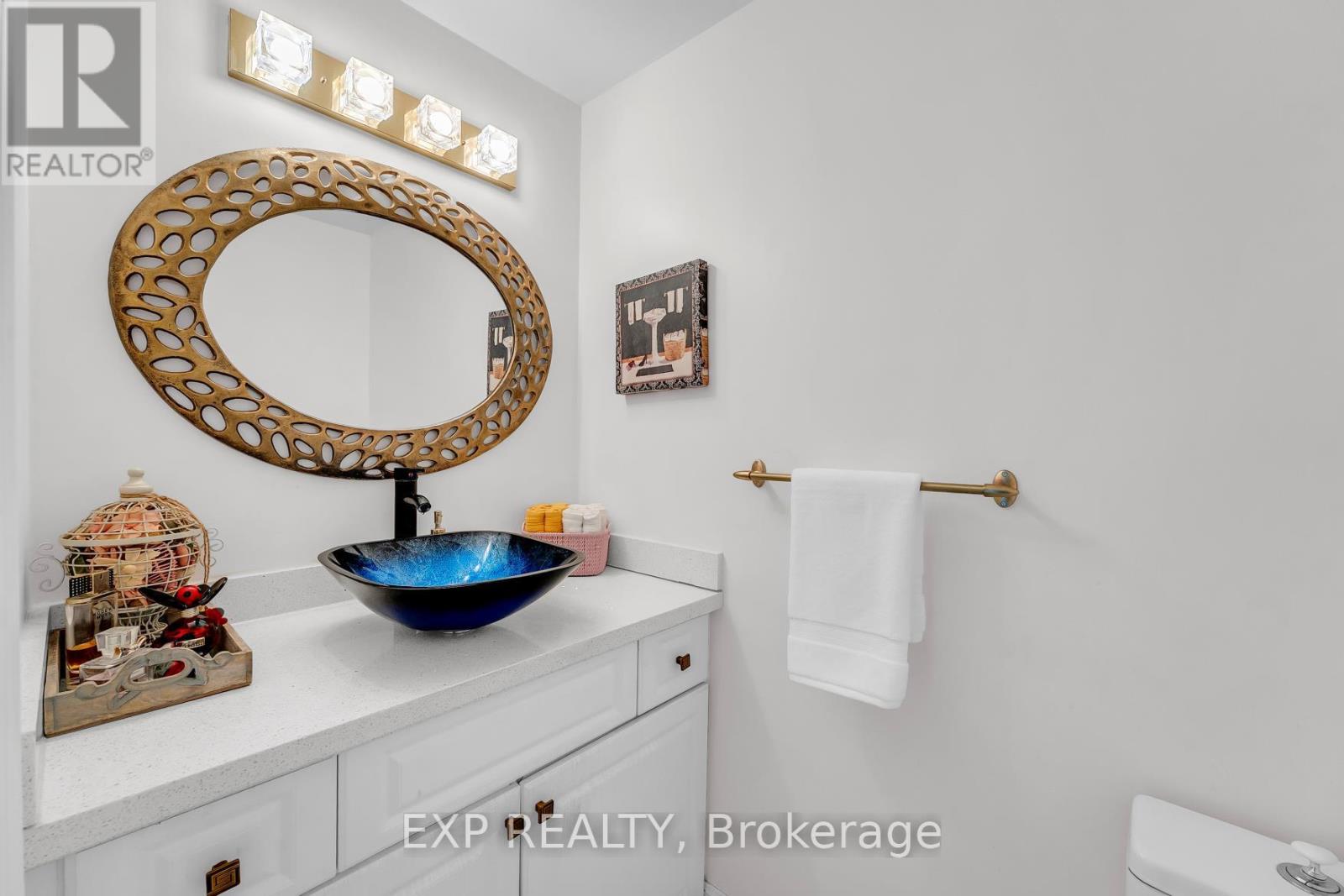 Photo 16 of 223 Violet Court, Oshawa ON