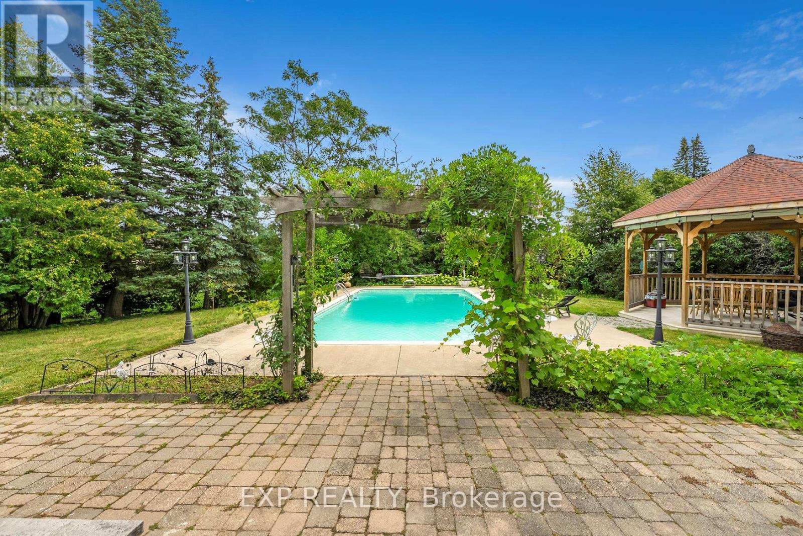 Photo 22 of 223 Violet Court, Oshawa ON