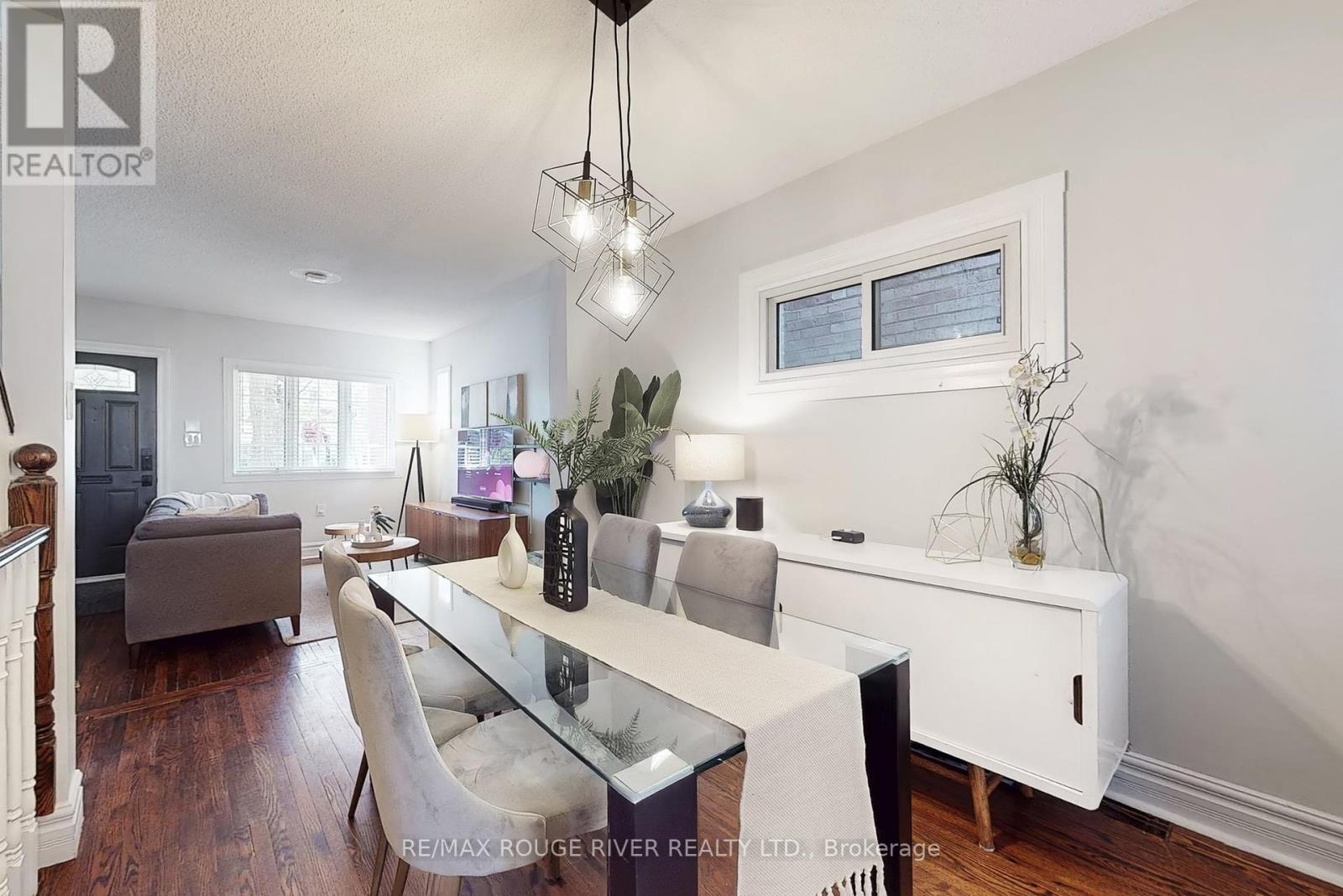 Photo 11 of 512 Main Street, Toronto ON