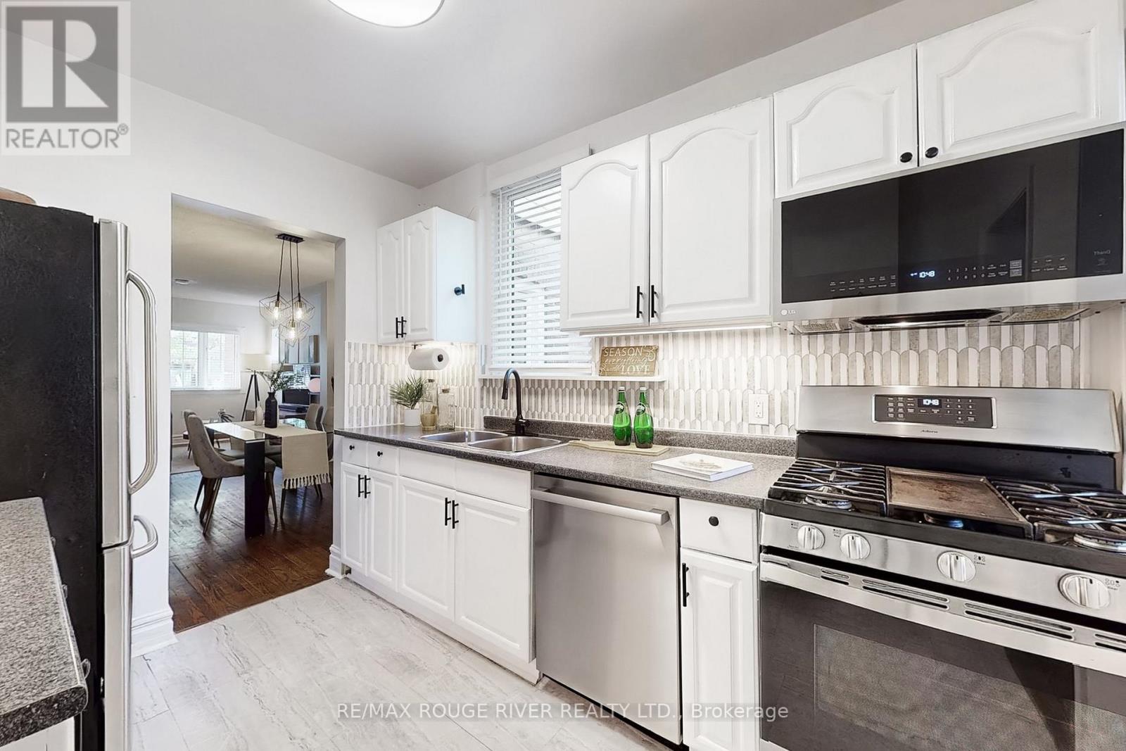 Photo 12 of 512 Main Street, Toronto ON