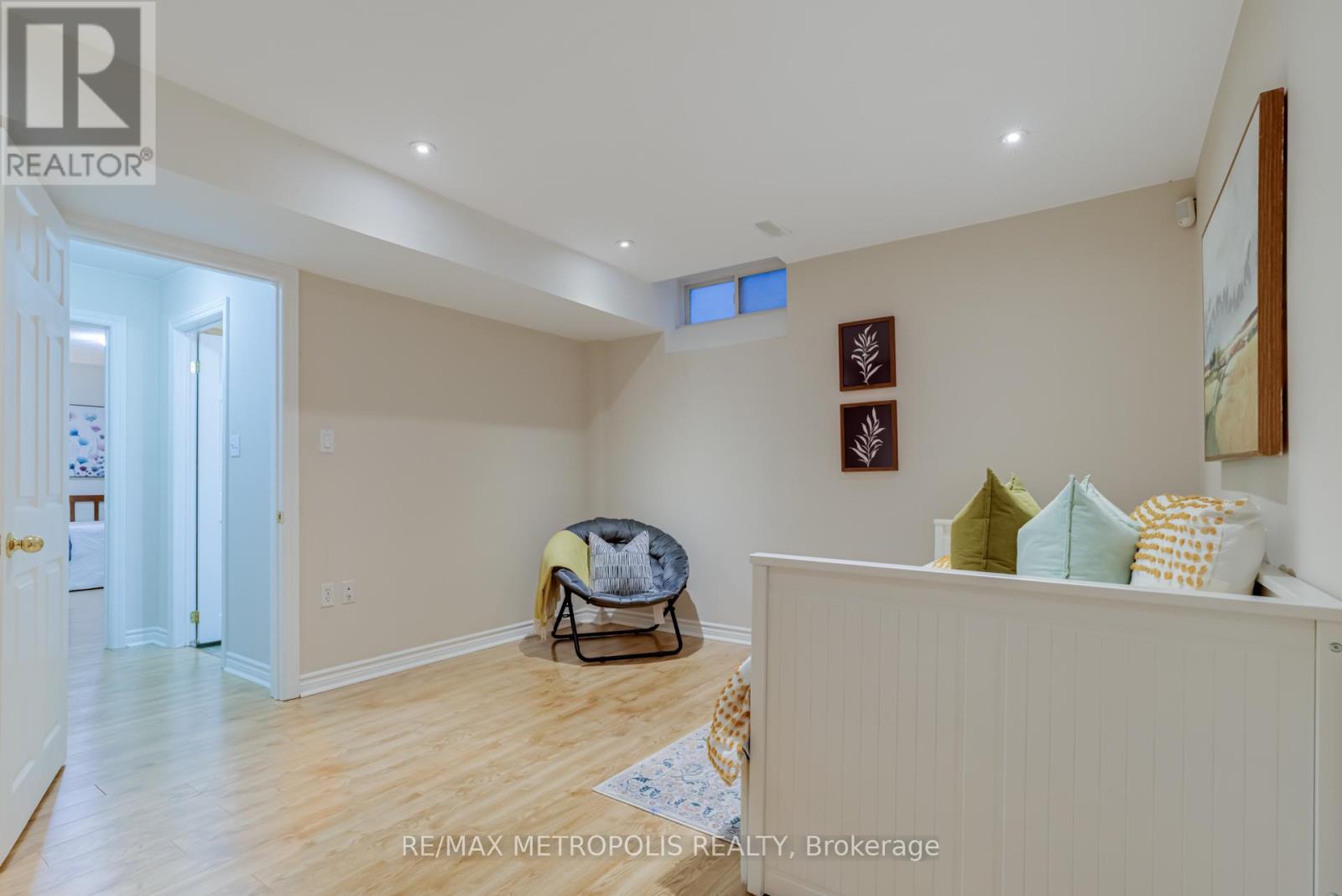 Photo 27 of 564 Blackwood Boulevard, Oshawa ON