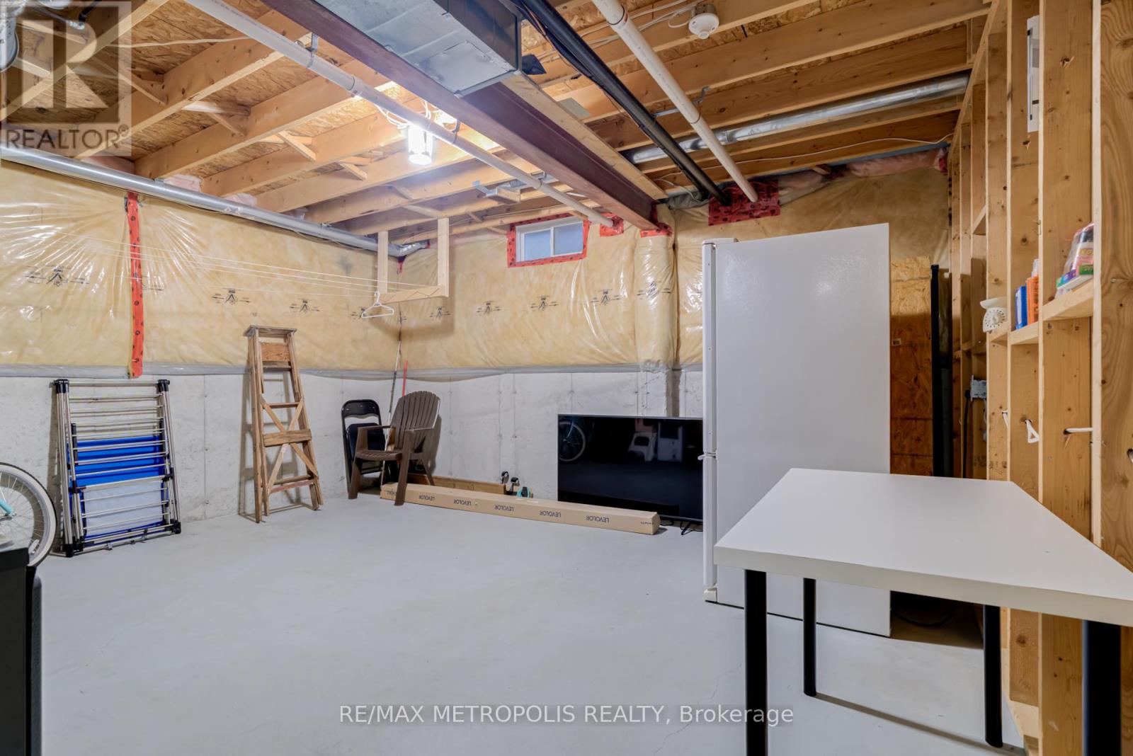 Photo 30 of 564 Blackwood Boulevard, Oshawa ON