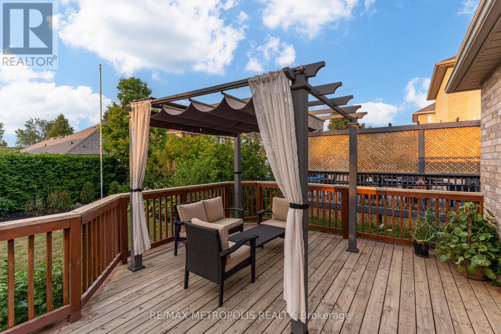 Photo 28 of 564 Blackwood Boulevard, Oshawa ON