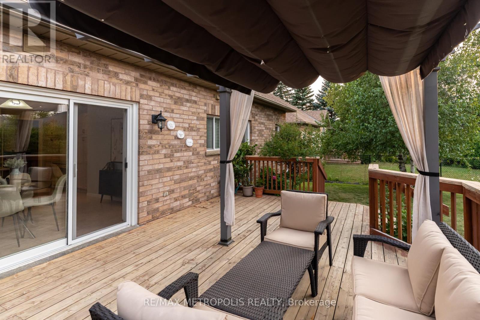 Photo 43 of 564 Blackwood Boulevard, Oshawa ON