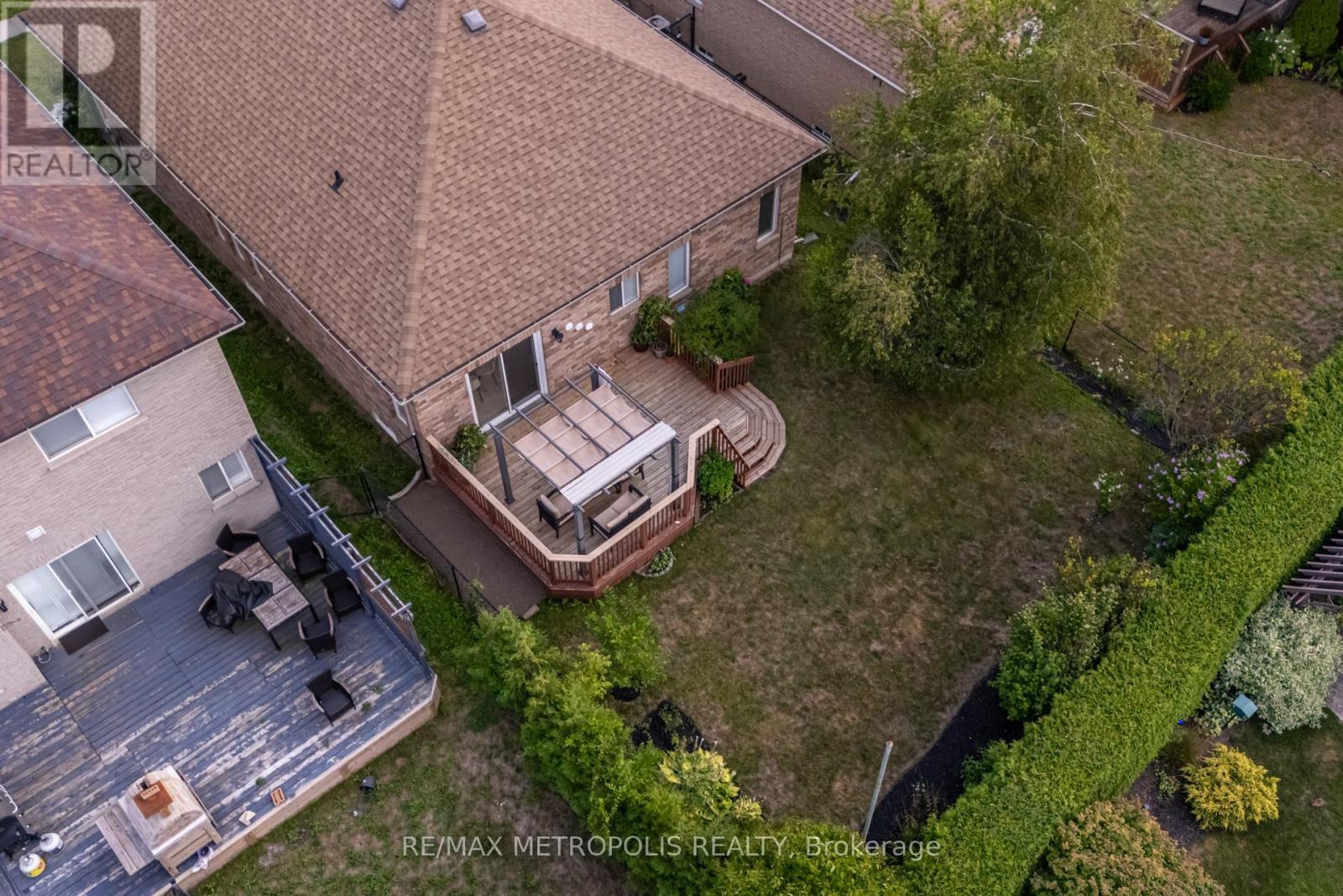 Photo 34 of 564 Blackwood Boulevard, Oshawa ON