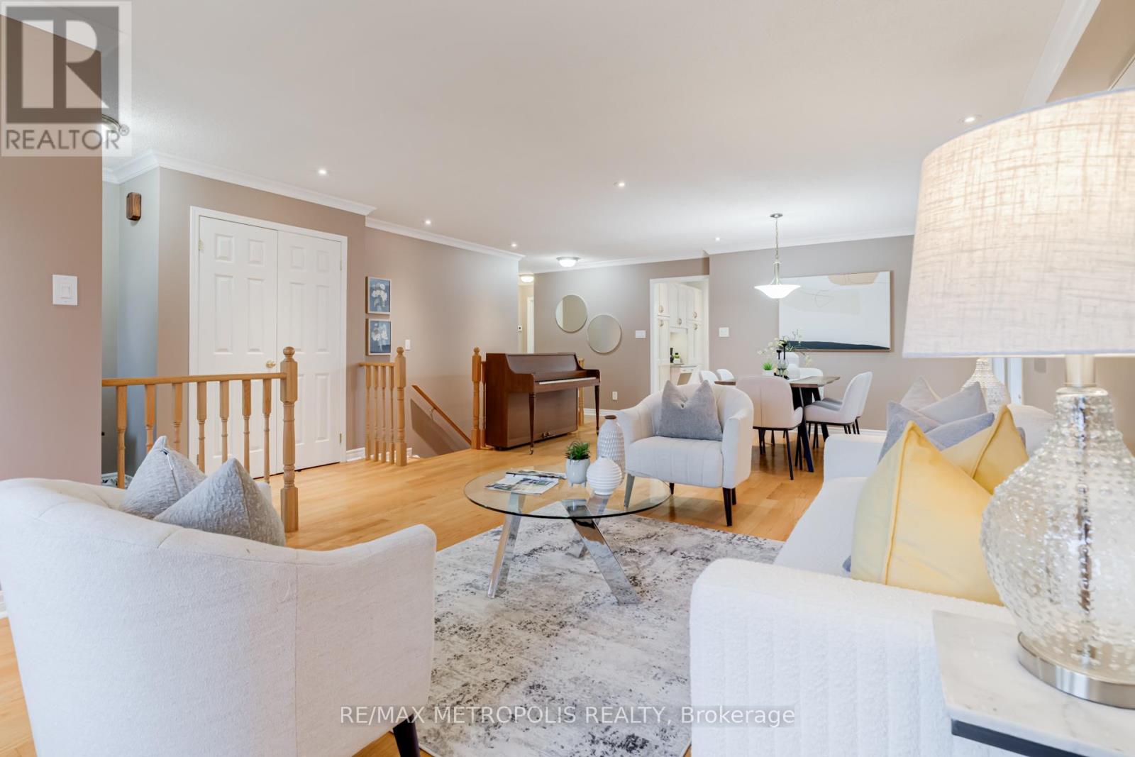 Photo 26 of 564 Blackwood Boulevard, Oshawa ON