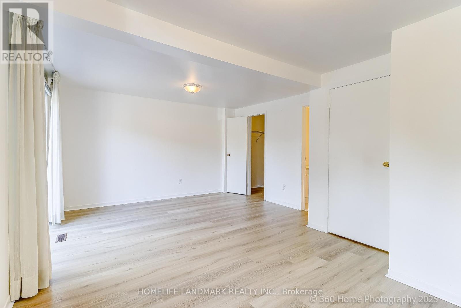 Photo 8 of 133 Huntingdale Boulevard, Toronto ON