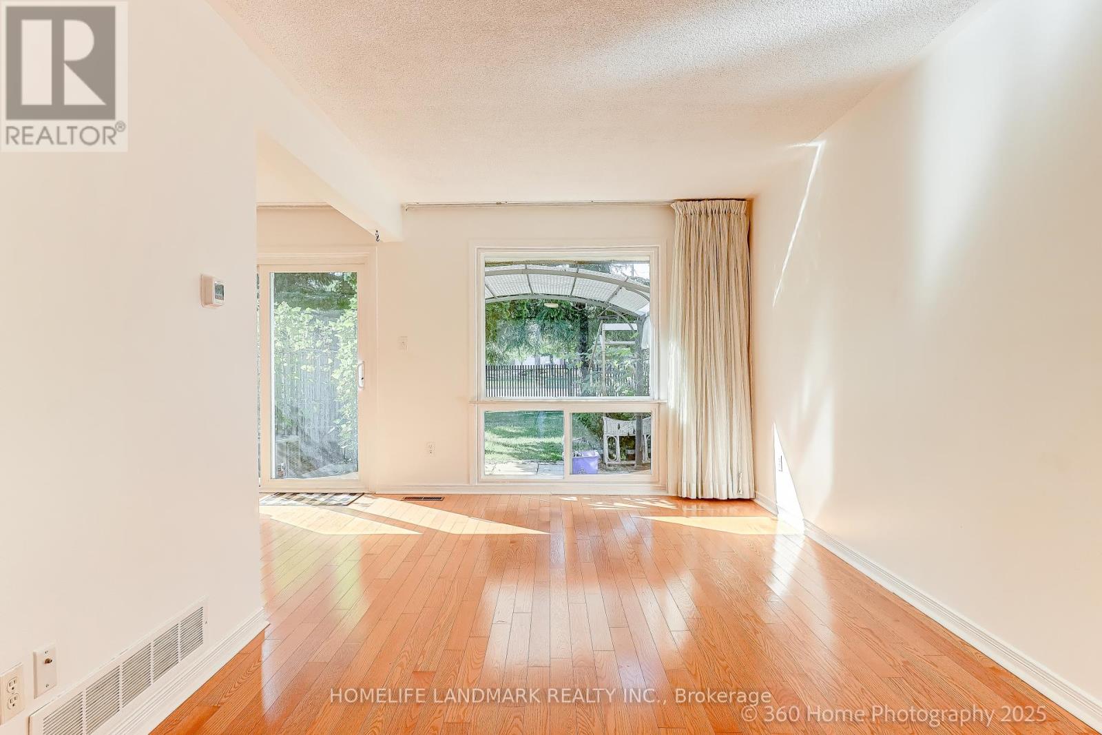 Photo 16 of 133 Huntingdale Boulevard, Toronto ON