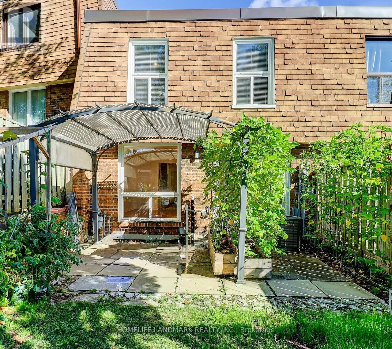 Photo 7 of 133 Huntingdale Boulevard, Toronto ON